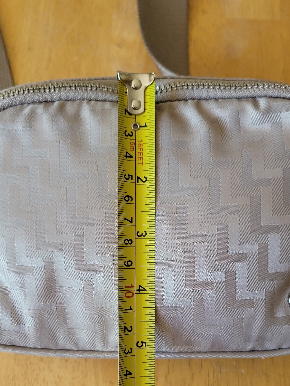 Lululemon Everywhere 1L Monogram Belt Bag - Picture 12 of 14